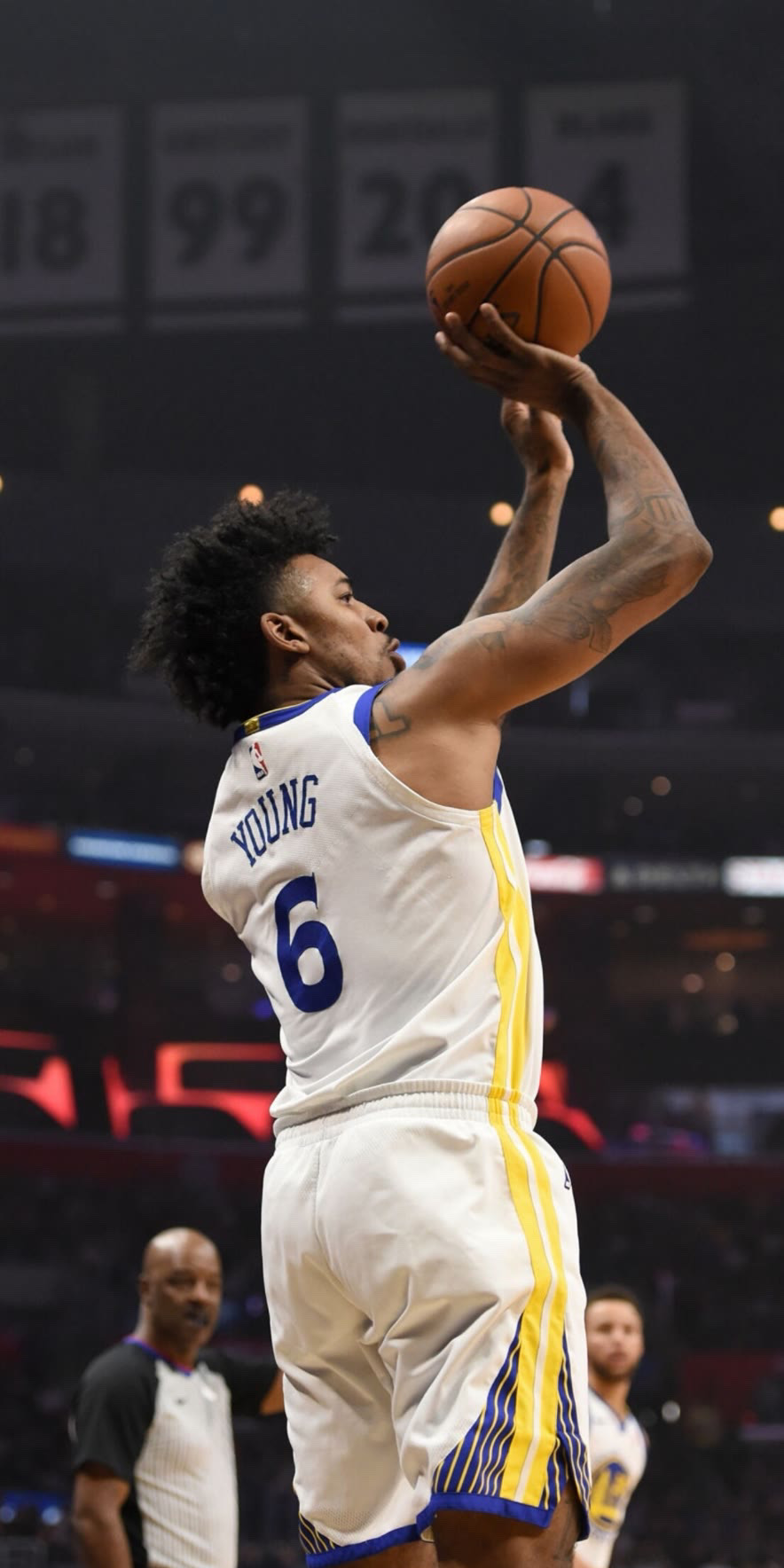 赛后情书：皇马不敌利物浦菜的发昏，拜仁大战巴黎脏的一批！（赛后手记：皇马不敌利物浦状态低迷，拜仁与巴黎恶战火药味十足！）