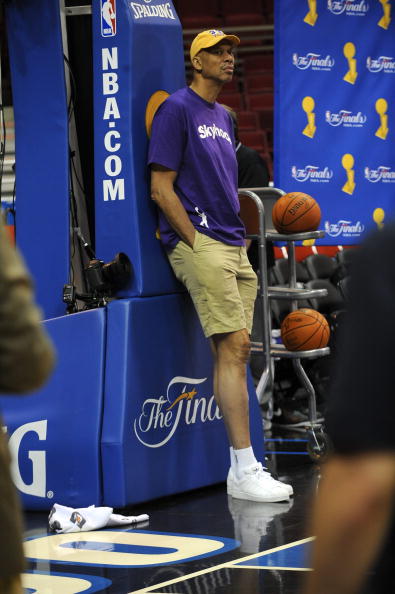 国米2-0拉齐奥全队评分：博尼8分，劳塔罗、齐沃7.5分（国米2-0拉齐奥赛后评分：博尼8分，劳塔罗与齐沃均为7.5分）