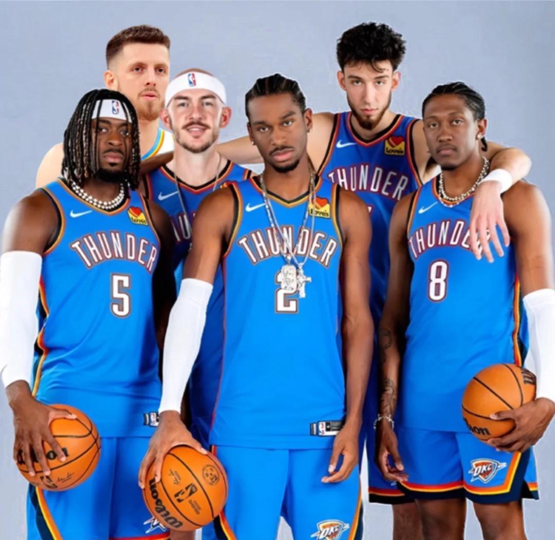 球迷：这球不进都对不起场地（球迷感叹：不进都对不起这草皮）