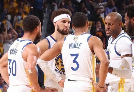 切尔西1-1阿森纳！凯塞多染红，查洛巴破门，梅里诺救主（切尔西战平阿森纳1-1：凯塞多染红，查洛巴建功，梅里诺扳平）