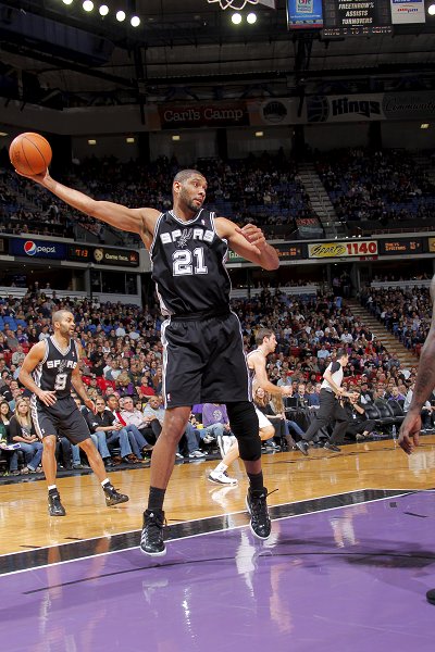 中超比赛回放：北京国安2-0击败广州队,（中超赛场回顾：北京国安2-0力克广州队）